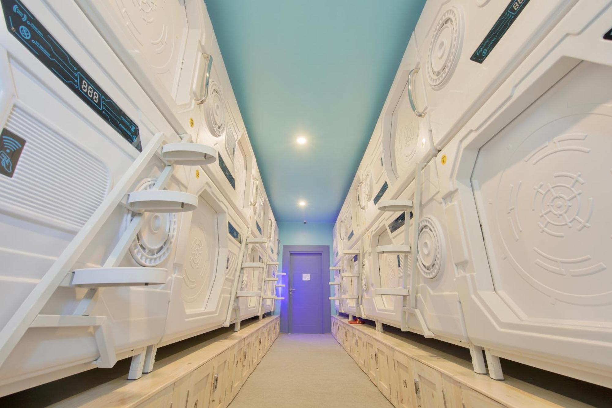 Capsule Inn Bali Legian  Exterior photo